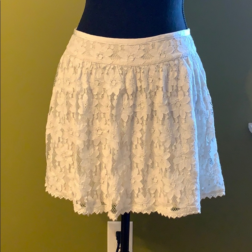 🏖️ American Eagle Outfitter Creme Lace Skirt, Size 6